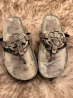 Tory Burch Metallic Snake-Print Logo Thong Sandals - blue/  green